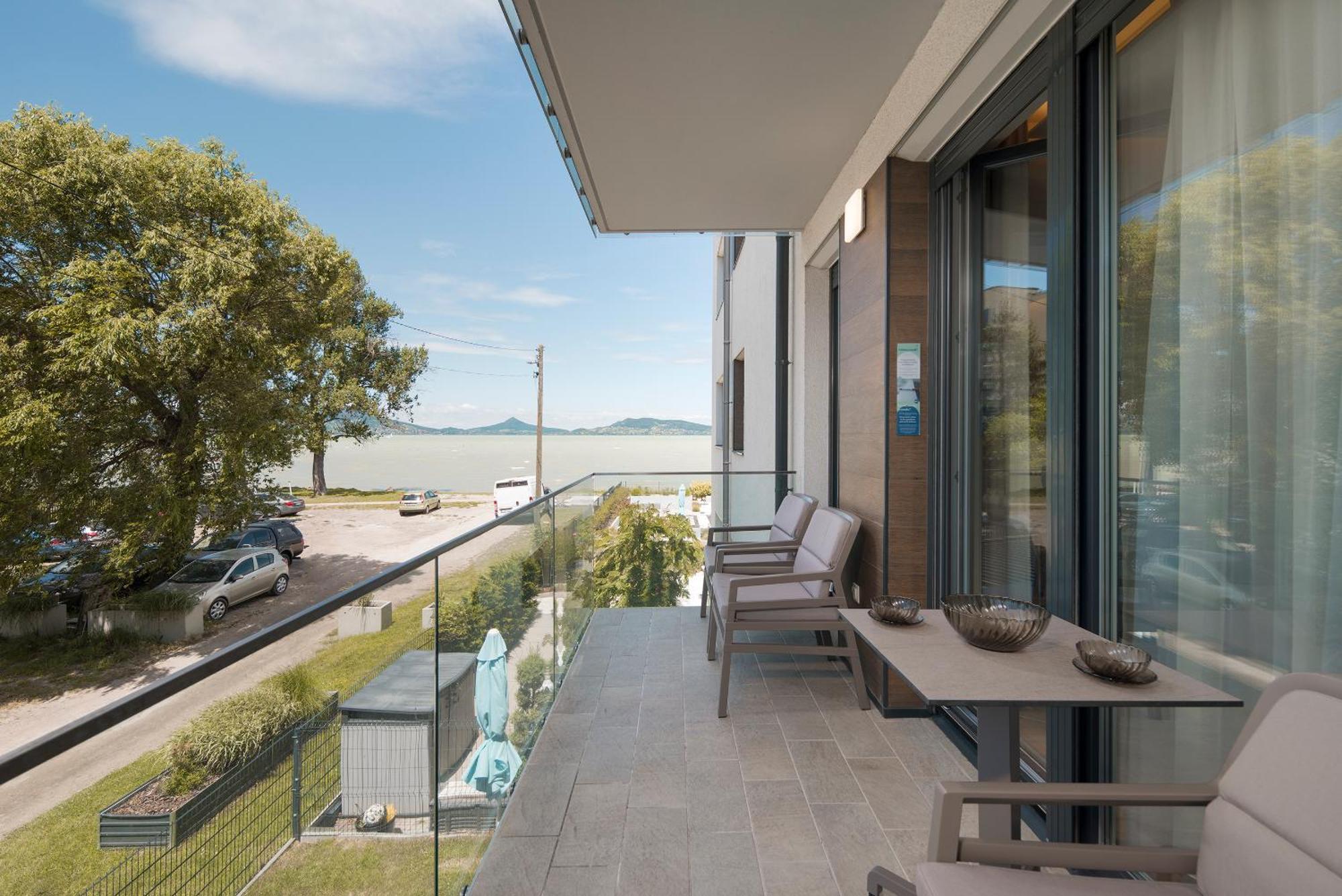Sunset Resort - Lakeside Apartment Fonyód 객실 사진