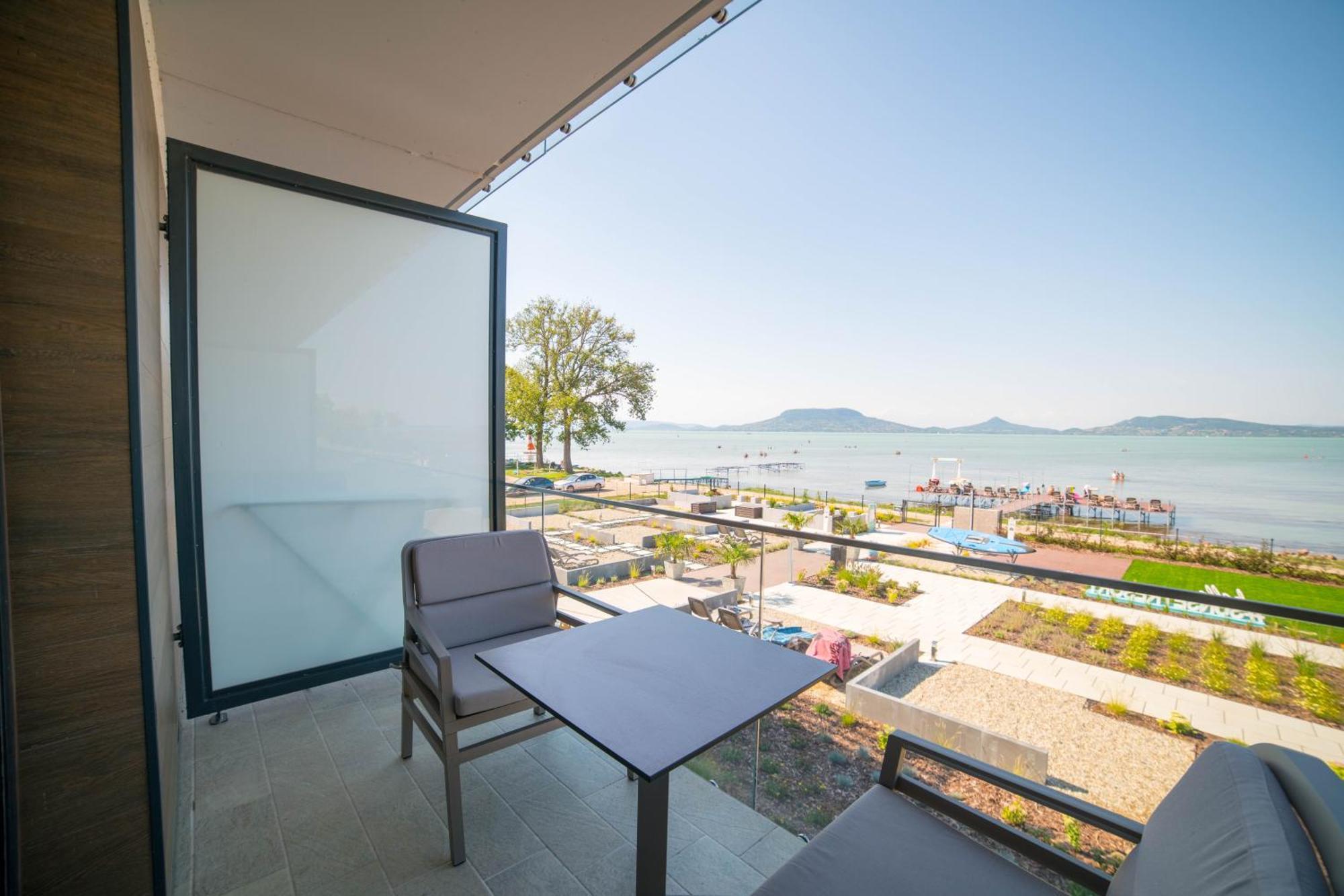 Sunset Resort - Lakeside Apartment Fonyód 외부 사진
