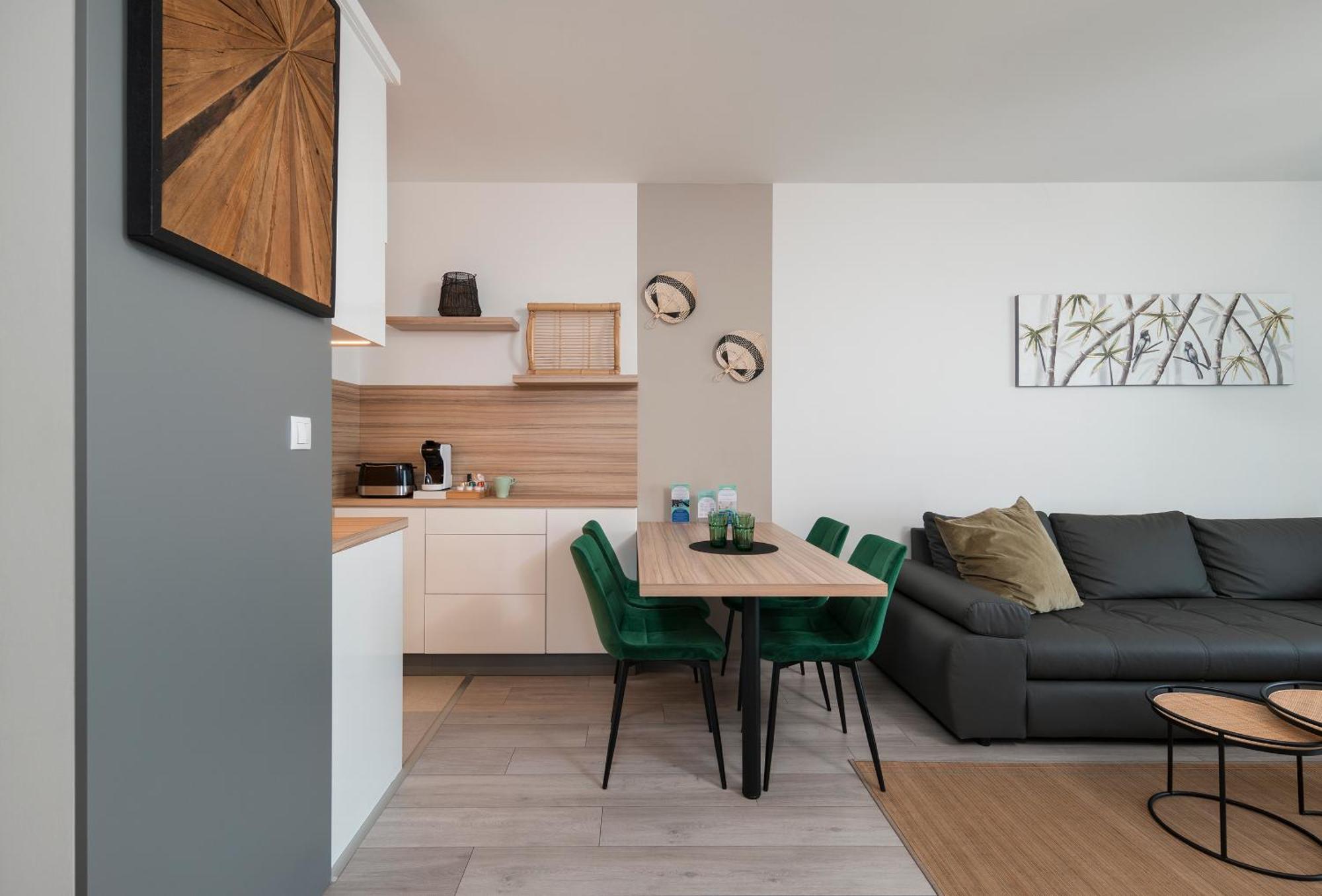 Sunset Resort - Lakeside Apartment Fonyód 객실 사진