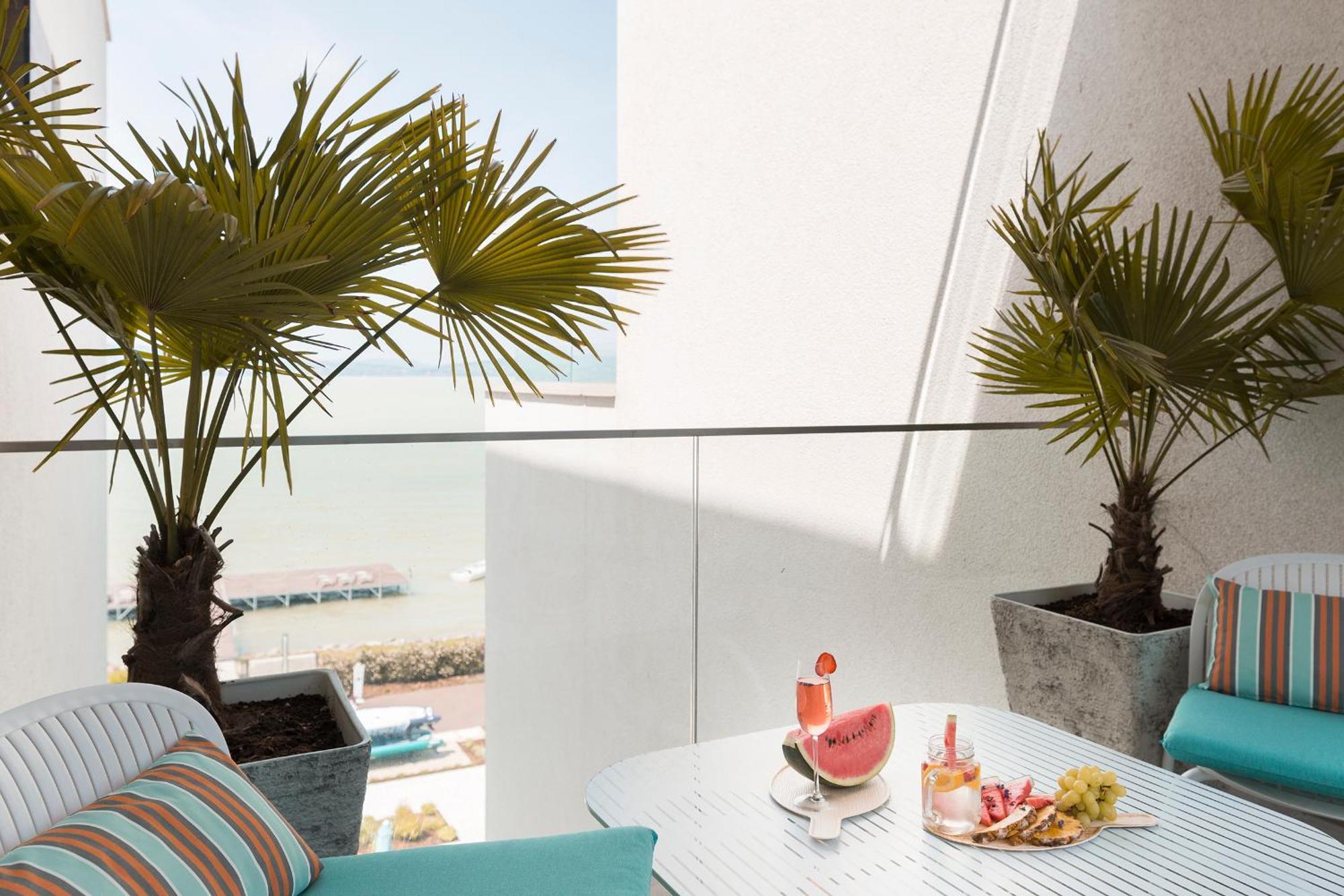 Sunset Resort - Lakeside Apartment Fonyód 외부 사진