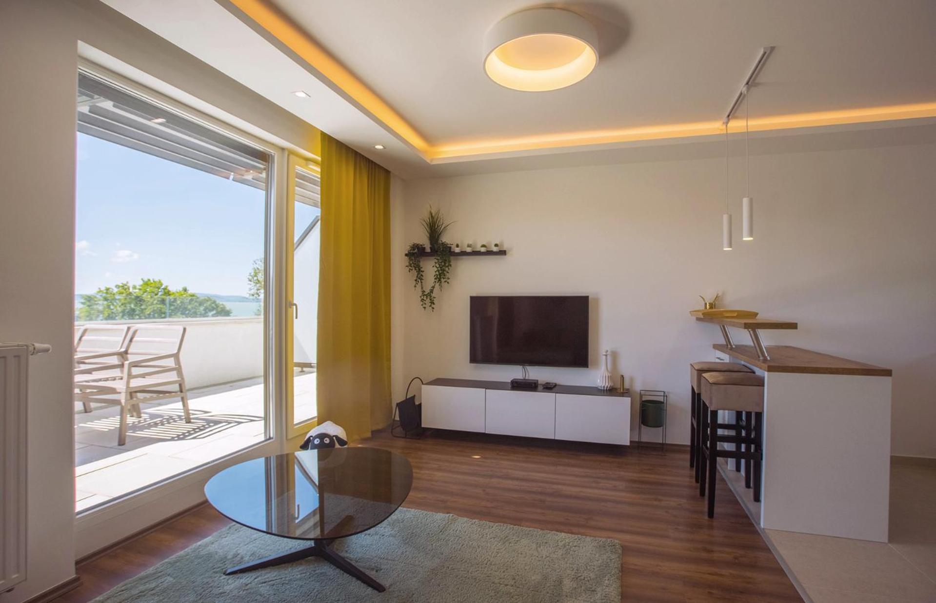 Sunset Resort - Lakeside Apartment Fonyód 외부 사진