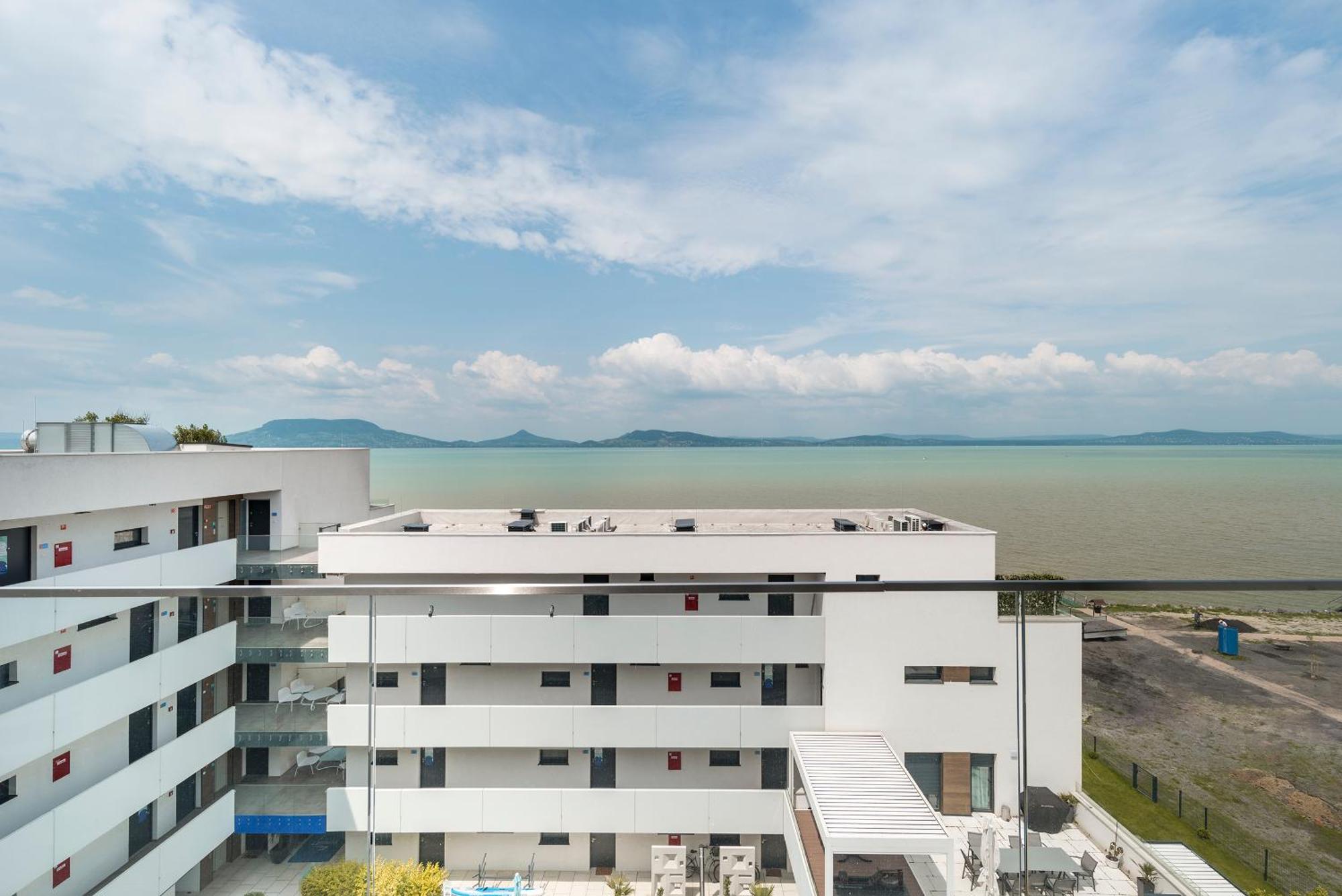 Sunset Resort - Lakeside Apartment Fonyód 외부 사진
