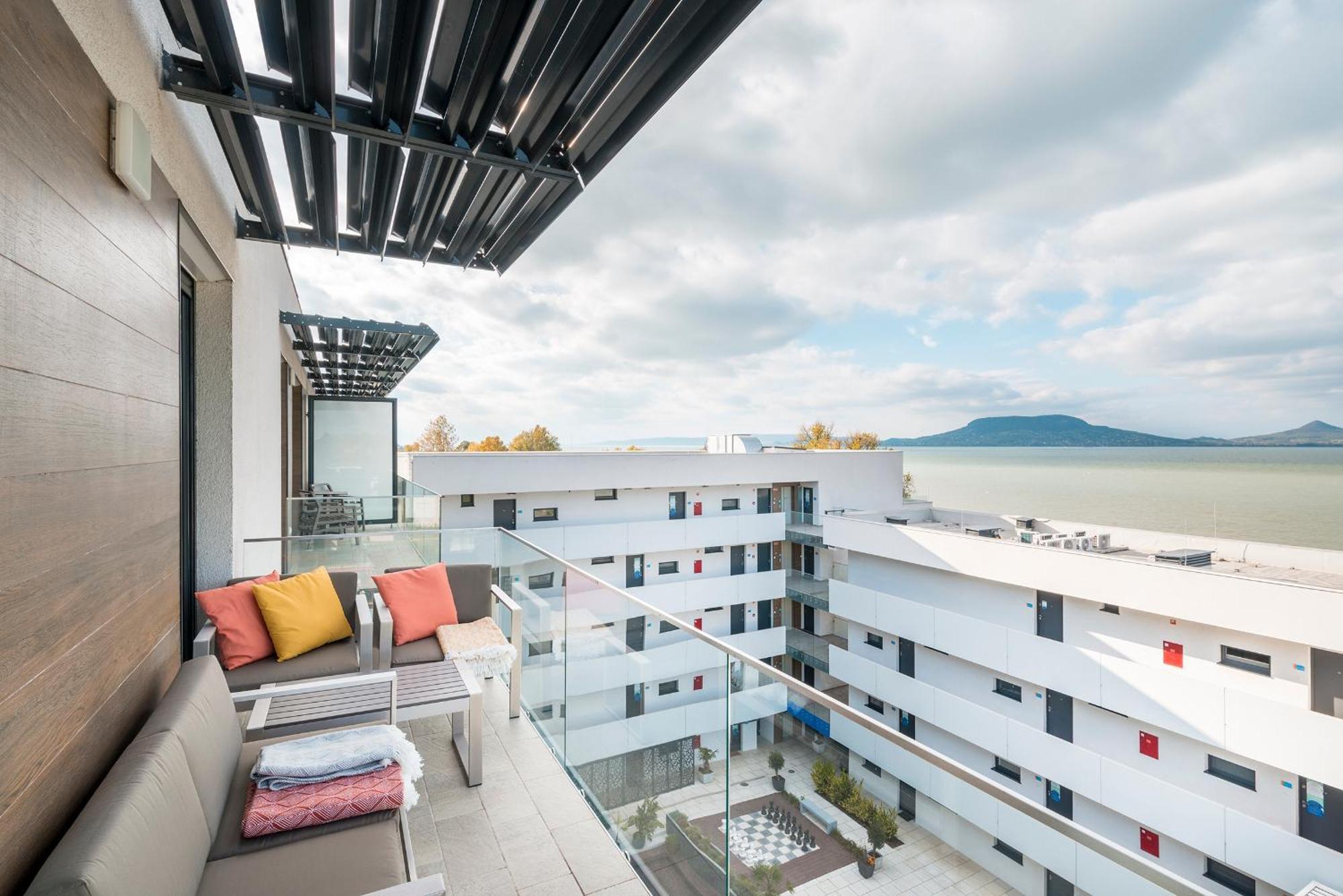 Sunset Resort - Lakeside Apartment Fonyód 객실 사진