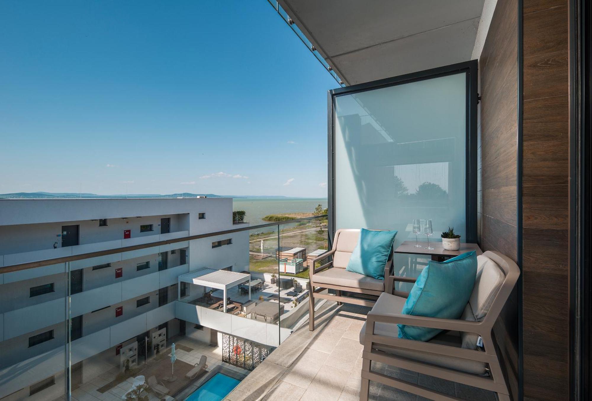 Sunset Resort - Lakeside Apartment Fonyód 객실 사진
